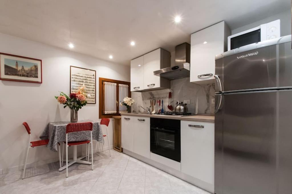 Ca'mariagrazia Flat In With Private Patio Apartment Venedig